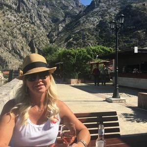 Meet your Posher, Lori